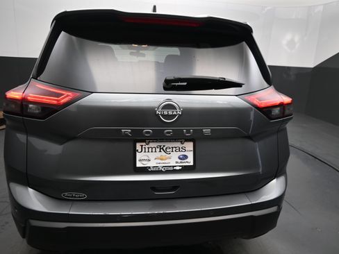 Used 2025 Nissan Rogue SV FWD image 14