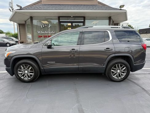 Used 2017 GMC Acadia SLT FWD image 2