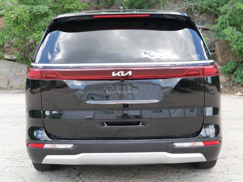 Used 2024 Kia Carnival LX FWD image 5