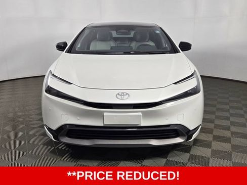 Used 2024 Toyota Prius XLE FWD image 2