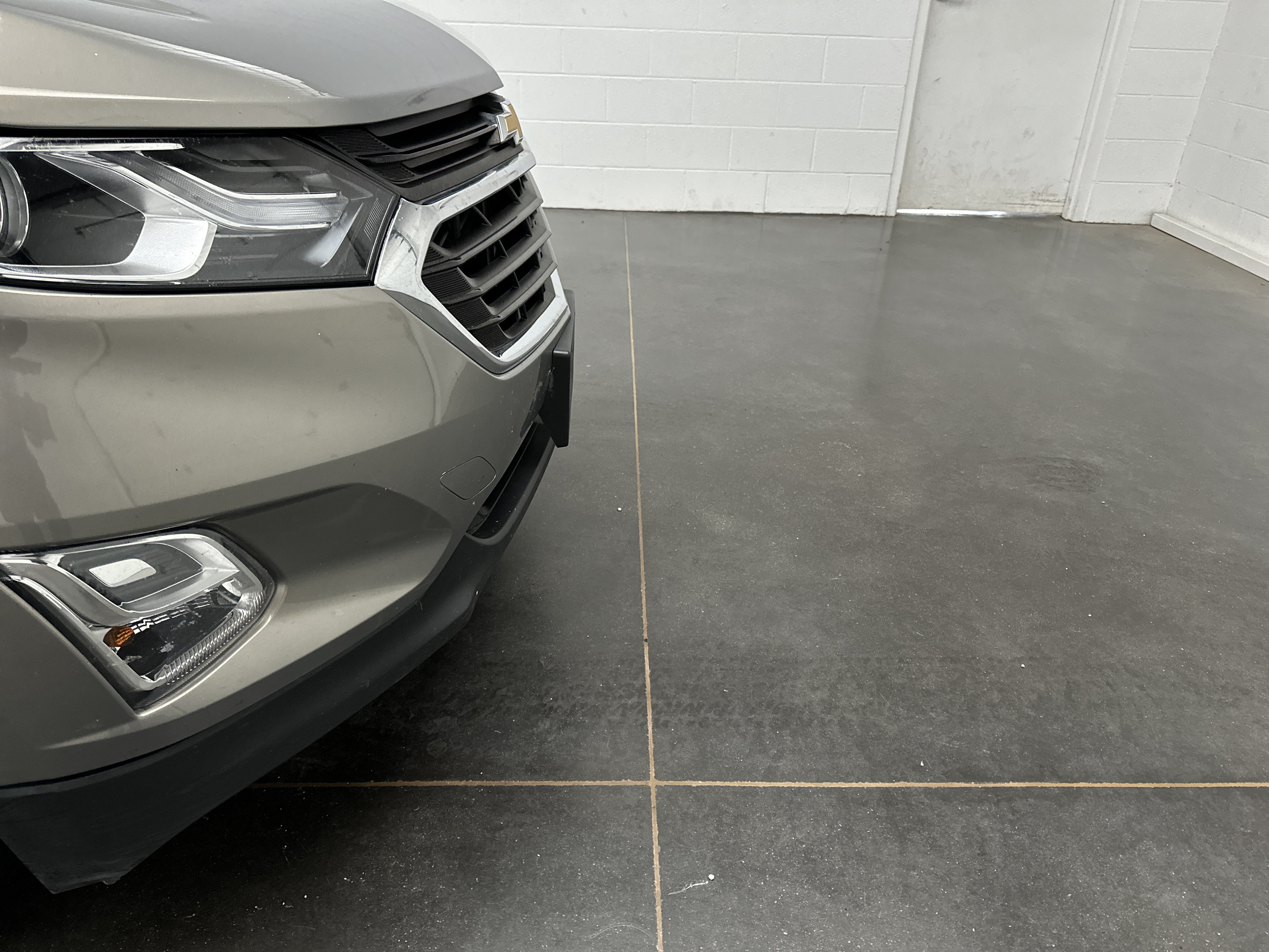 Used 2018 Chevrolet Equinox LT AWD/4WD image 2