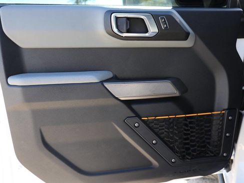 Used 2022 Ford Bronco Badlands image 12