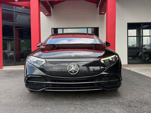 Used 2022 Mercedes-Benz EQS 580 4MATIC Sedan image 3