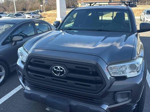 Used 2016 Toyota Tacoma SR5 image 2