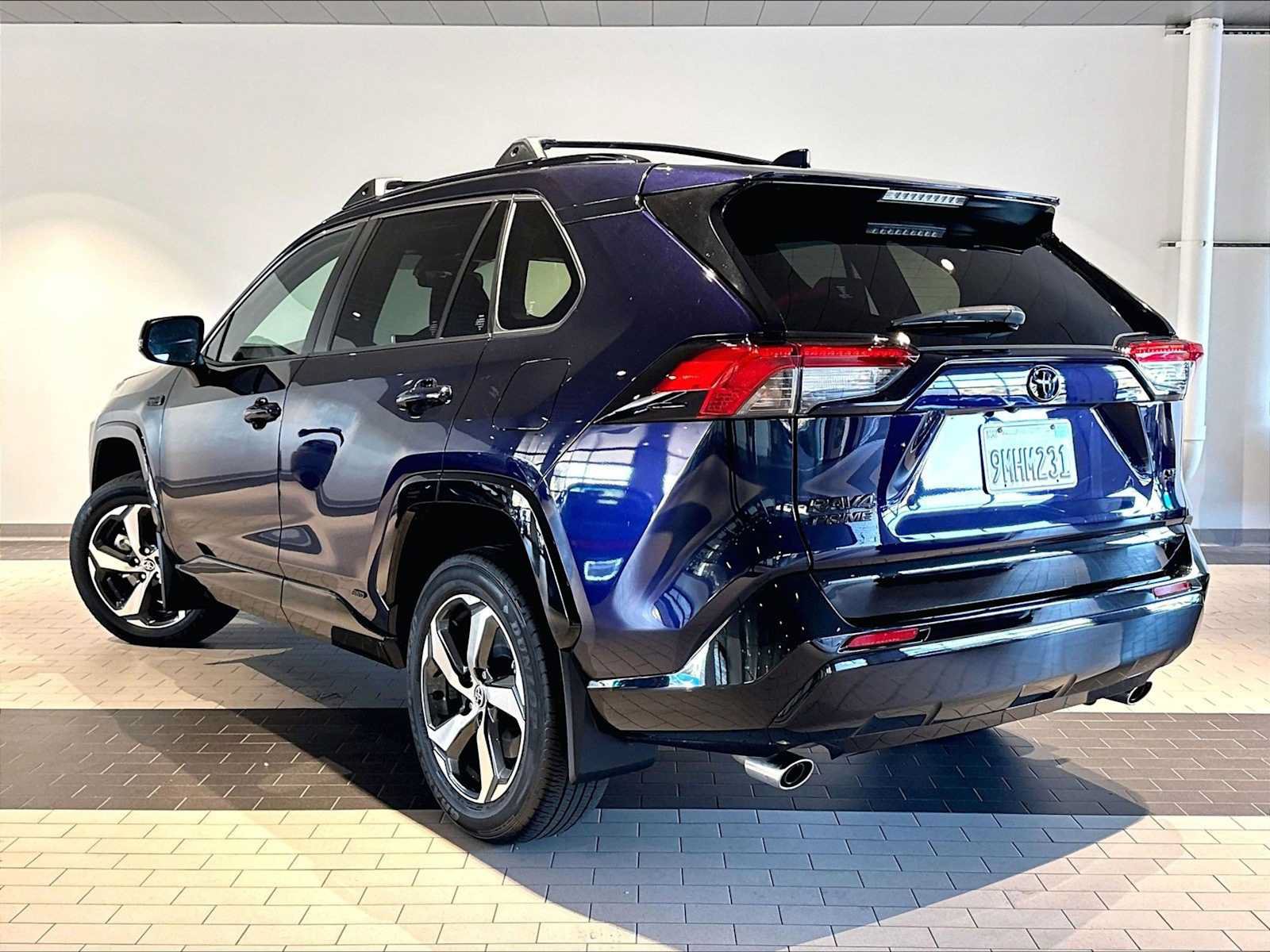 Used 2024 Toyota RAV4 SE w/ Weather & Moonroof Package AWD/4WD image 3