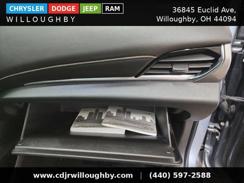 Used 2019 Chevrolet Traverse LT w/ LT Premium Package AWD/4WD image 43