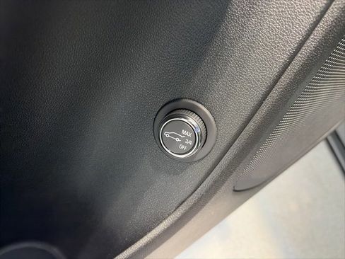 New 2025 Chevrolet Blazer LT w/ Convenience Package image 10