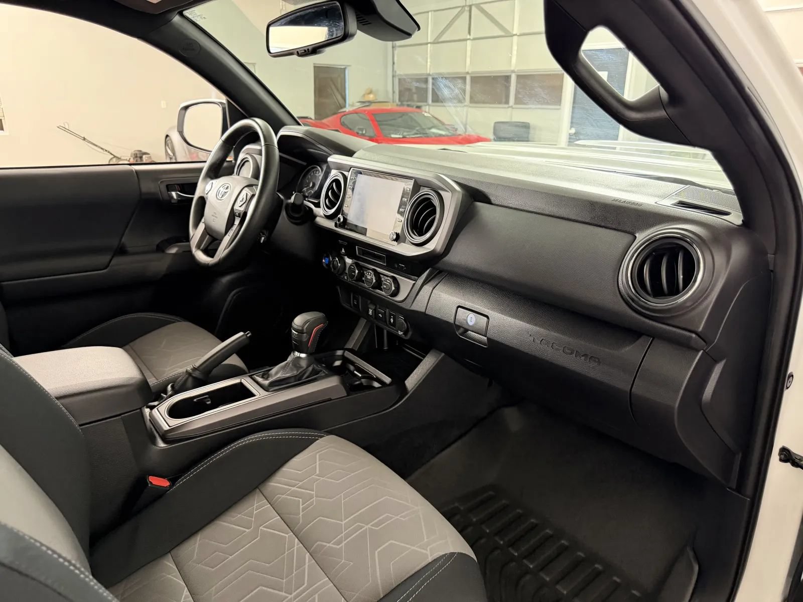 Used 2023 Toyota Tacoma TRD Sport AWD/4WD image 33