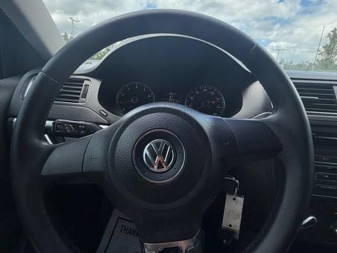 Used 2013 Volkswagen Jetta SE FWD image 9