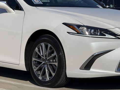 Certified 2024 Lexus ES 350 w/ Accessory Package (Z1) FWD image 4
