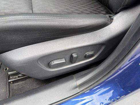Used 2018 Nissan Rogue SV AWD/4WD image 14