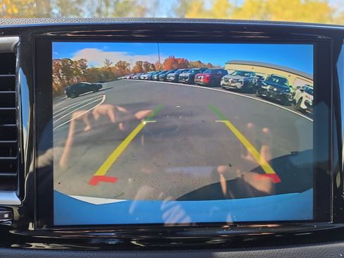 Used 2024 Chrysler Pacifica Touring-L image 20