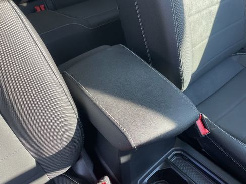 Used 2024 Volkswagen Taos SE image 38