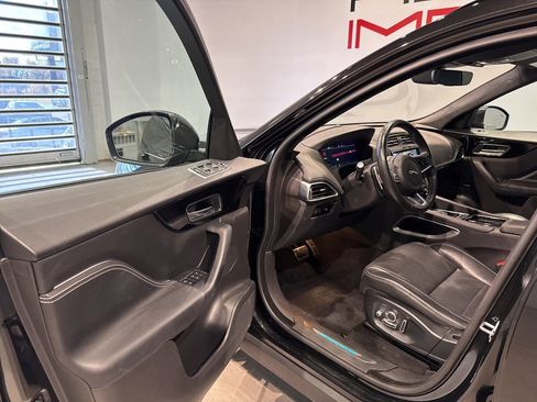 Used 2019 Jaguar F-PACE R-Sport image 14