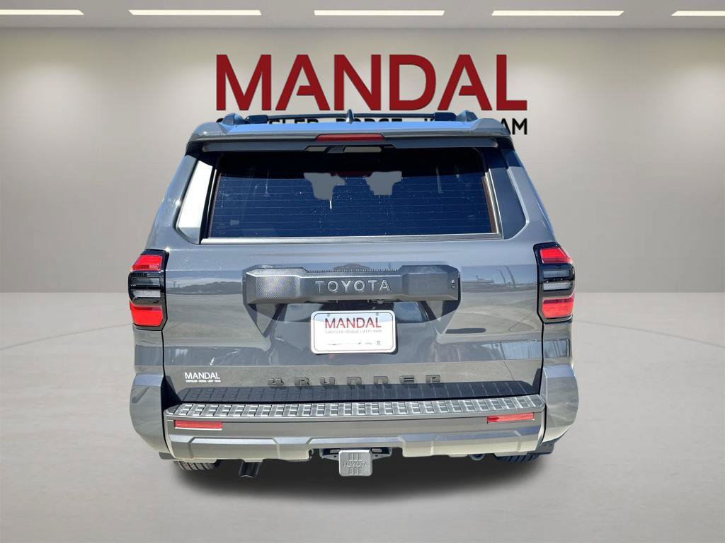 Used 2025 Toyota 4Runner SR5 AWD/4WD image 7