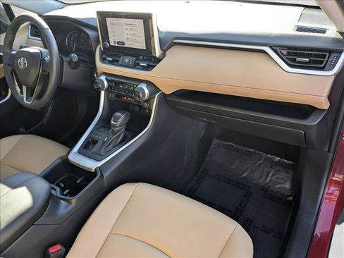 Used 2023 Toyota RAV4 XLE Premium image 20