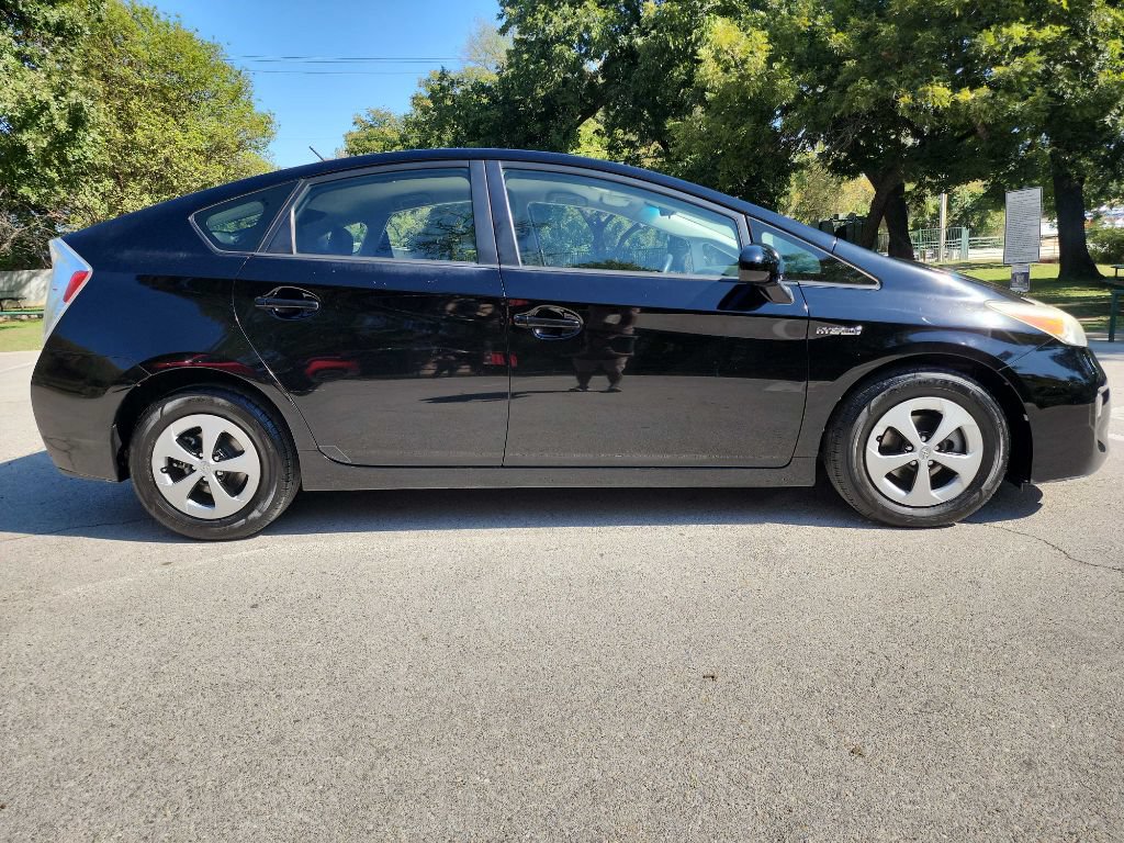 Used 2014 Toyota Prius Two FWD image 8