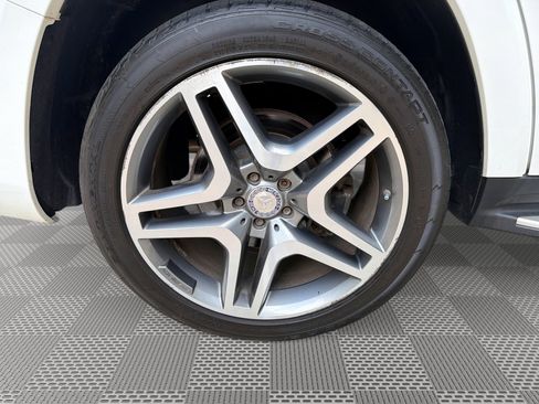 Used 2017 Mercedes-Benz GLS 550 4MATIC image 30