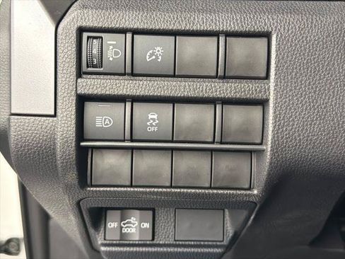 Certified 2026 Toyota Tacoma SR5 AWD/4WD image 28