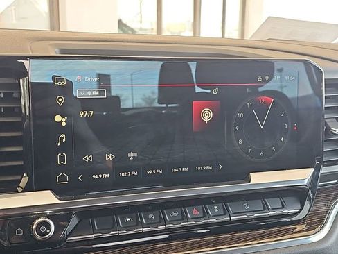 Used 2023 GMC Sierra 1500 SLE w/ X31 Off-Road Package image 11