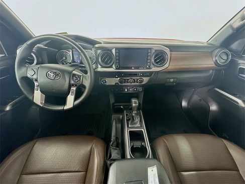 Used 2023 Toyota Tacoma Limited image 10