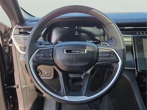 Used 2024 Jeep Grand Cherokee L Altitude AWD/4WD image 14