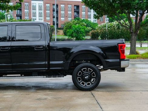 Used 2019 Ford F250 Lariat w/ Lariat Ultimate Package AWD/4WD image 12