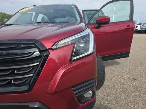 Used 2022 Subaru Forester Premium image 32