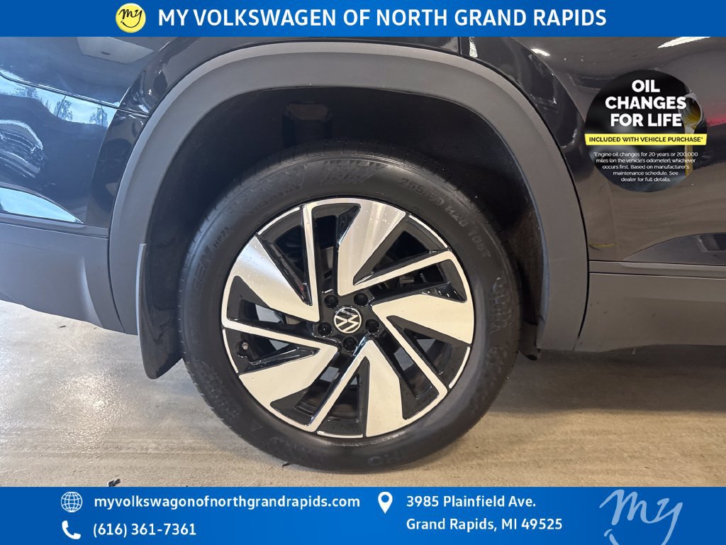 Used 2024 Volkswagen Atlas SE AWD/4WD image 35