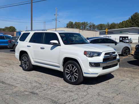 Used 2023 Toyota 4Runner Limited image 2