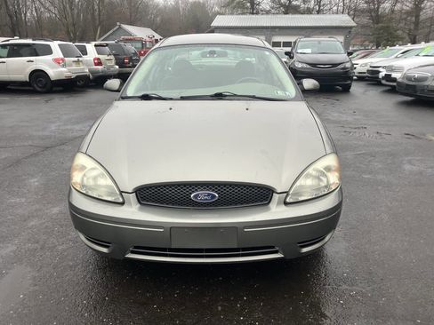 Used 2004 Ford Taurus SE image 4