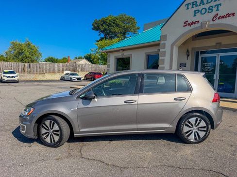 Used 2016 Volkswagen e-Golf SE FWD image 22