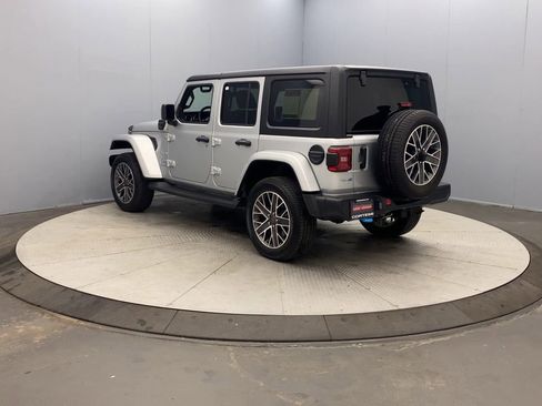 Used 2023 Jeep Wrangler Unlimited Sahara w/ Cold Weather Group AWD/4WD image 3