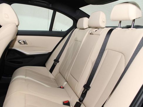 Used 2025 BMW 330i Sedan image 18