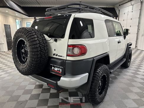 Used 2013 Toyota FJ Cruiser 4WD w/ Upgrade Pkg image 8