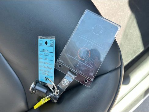 Used 2023 Tesla Model Y Long Range image 33