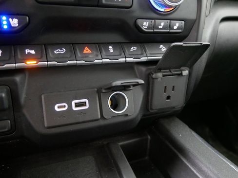 Used 2022 GMC Sierra 3500 Denali w/ Denali Ultimate Package image 29