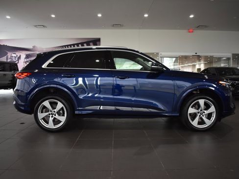 Used 2025 Audi Q5 Premium w/ Premium Plus AWD/4WD image 12