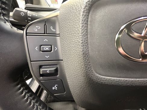 Used 2023 Toyota Prius LE image 18