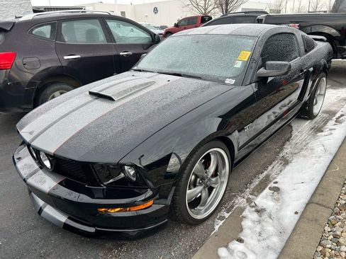 Used 2007 Ford Mustang GT Premium image 2