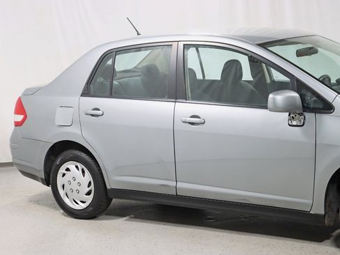 Used 2011 Nissan Versa 1.8 S FWD image 3