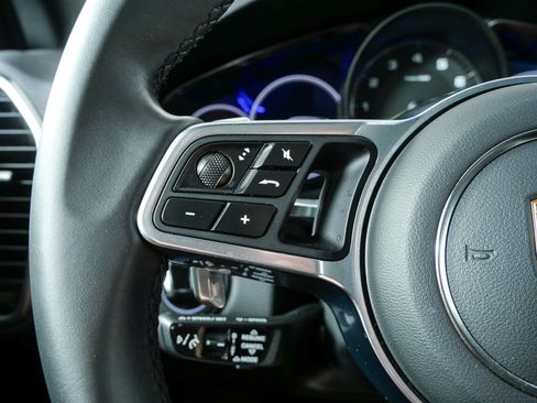 Certified 2023 Porsche Cayenne Platinum Edition AWD/4WD image 11