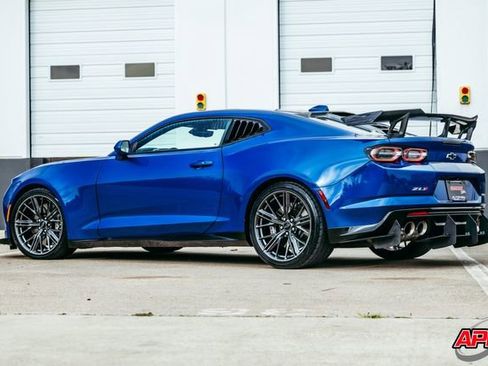 Used 2020 Chevrolet Camaro ZL1 image 5