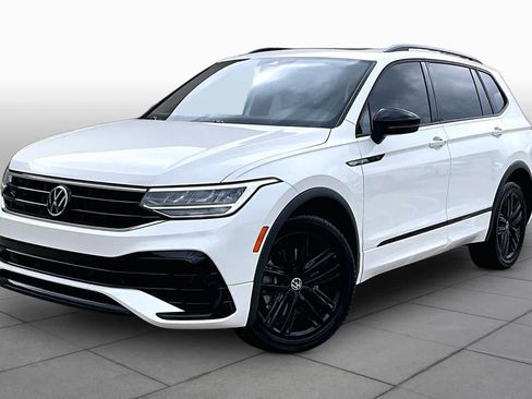 Used 2022 Volkswagen Tiguan SE R-Line FWD image 1