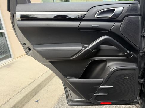 Used 2017 Porsche Cayenne S AWD/4WD image 44