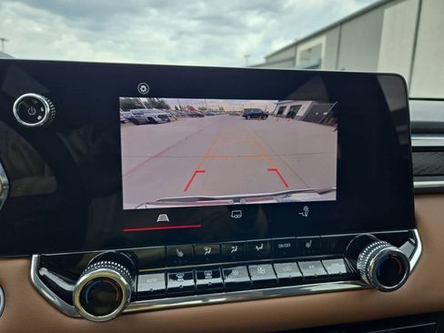 Used 2024 GMC Canyon AT4 image 29