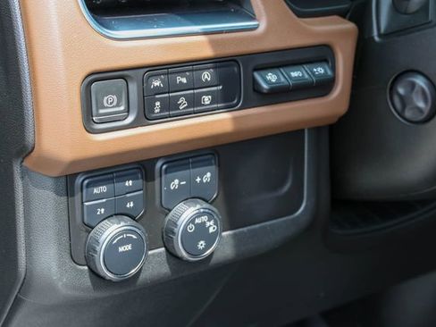 Used 2024 Chevrolet Tahoe High Country AWD/4WD image 6