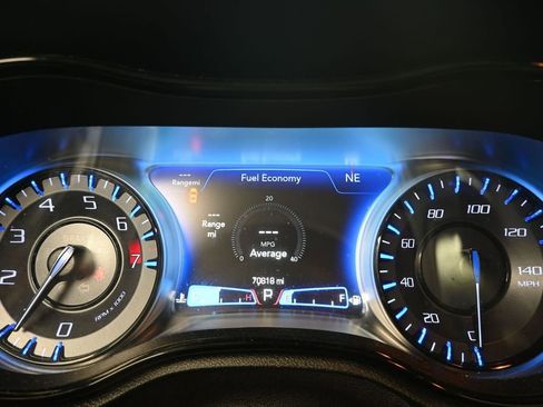 Used 2020 Chrysler 300 S RWD image 11