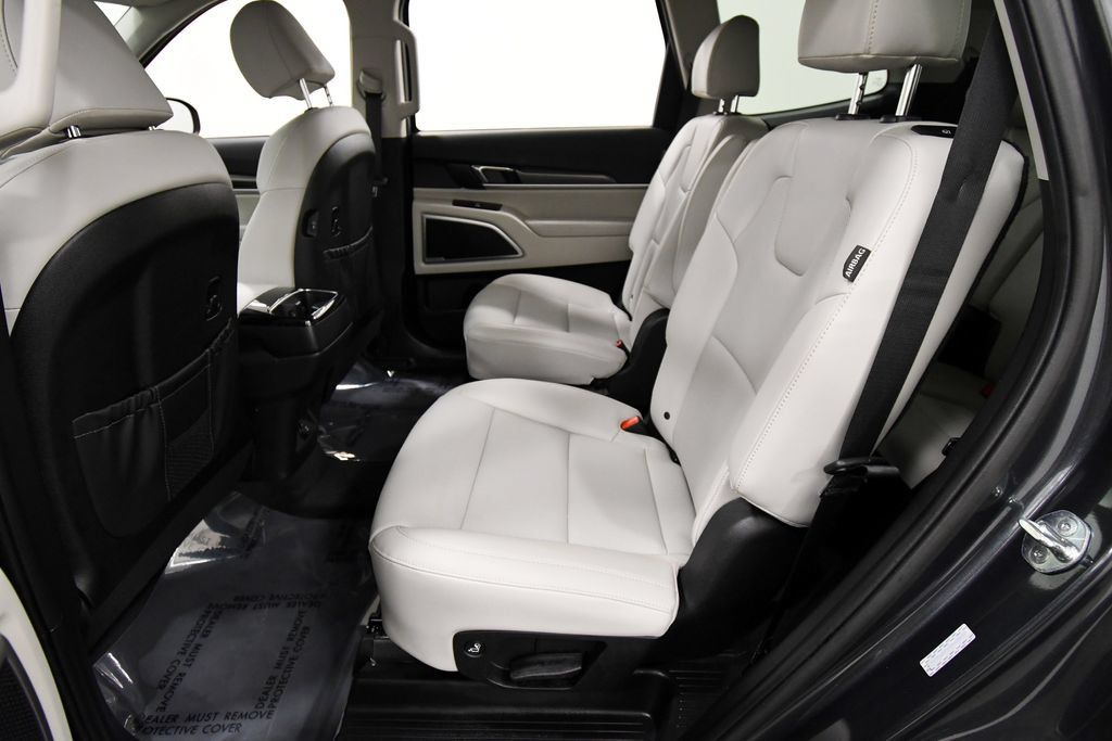 Certified 2024 Kia Telluride S w/ S Sunroof Package AWD/4WD image 15
