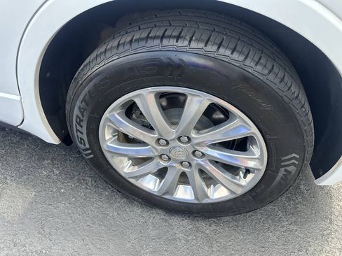 Used 2019 Buick Envision Essence FWD image 10